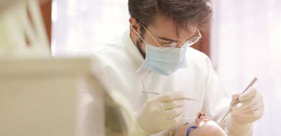Los odontólogos encuentran más dientes rotos durante la pandemia